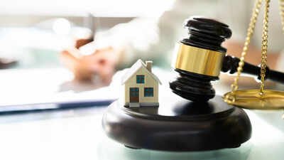 A Tennessee husband claimed the marital home was worth up to 0,000 during the divorce, but the court valued it at 0,400 and awarded 75% of its equity to his wife; an October 27 appeal upheld the division